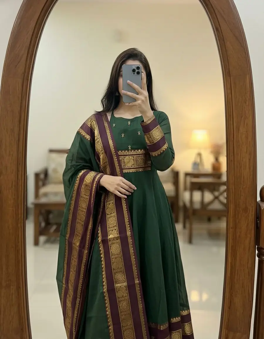 FANCY-PATTU-COTTON-HANDWORK-AND-JACQUARD-WEAVING-ZARI-BORDER-WORK-GOWN-WITH-DUPATTA-FESTIVE-WEAR-WHOLESALE-PRICE-ETHNIC-GARMENT-2.webp