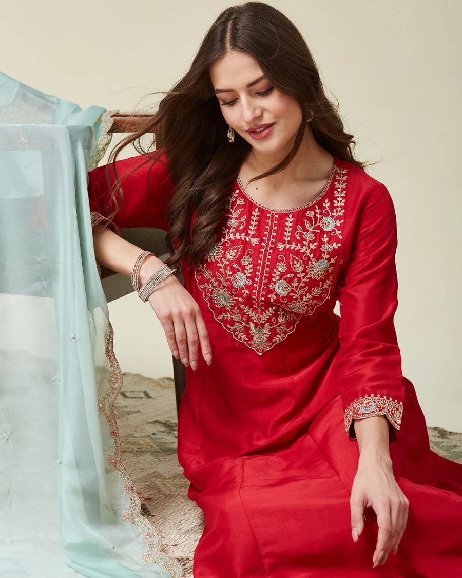 MODERN-CP-VICHITRA-SILK-SEQUENCE-CODING-EMBROIDERY-WORK-TOP-BOTTOM-WITH-DUPATTA-FESTIVE-WEAR-WHOLESALE-PRICE-ETHNIC-GARMENT-9.webp