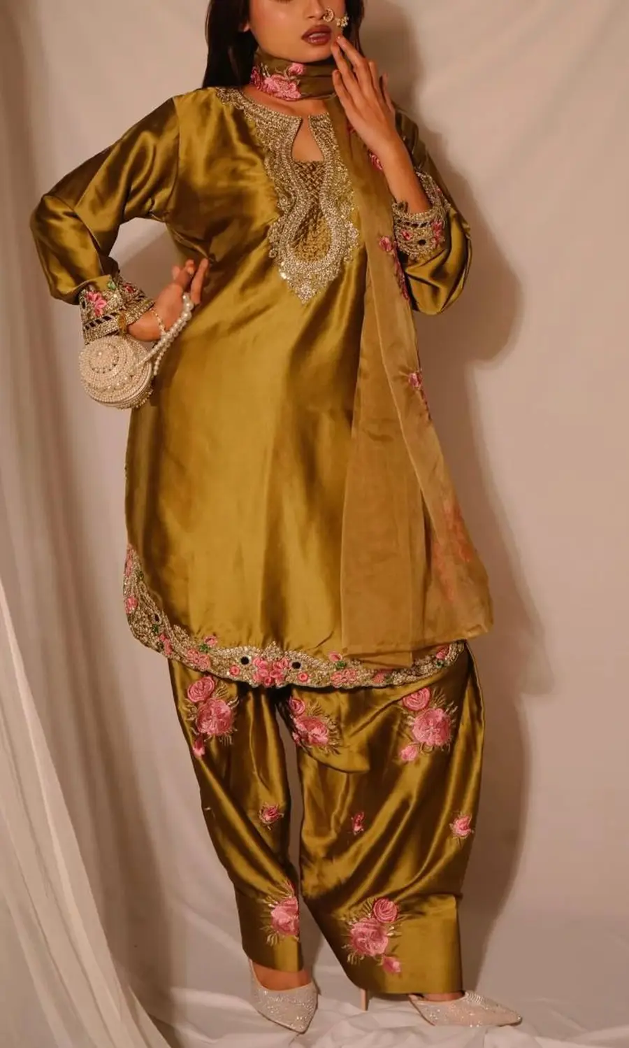 MODERN-JAPAN-SATIN-EMBROIDERY-SEQUENCE-WORK-TOP-PATIYALA-WITH-DUPATTA-FESTIVE-WEAR-WHOLESALE-PRICE-ETHNIC-GARMENT-6.webp