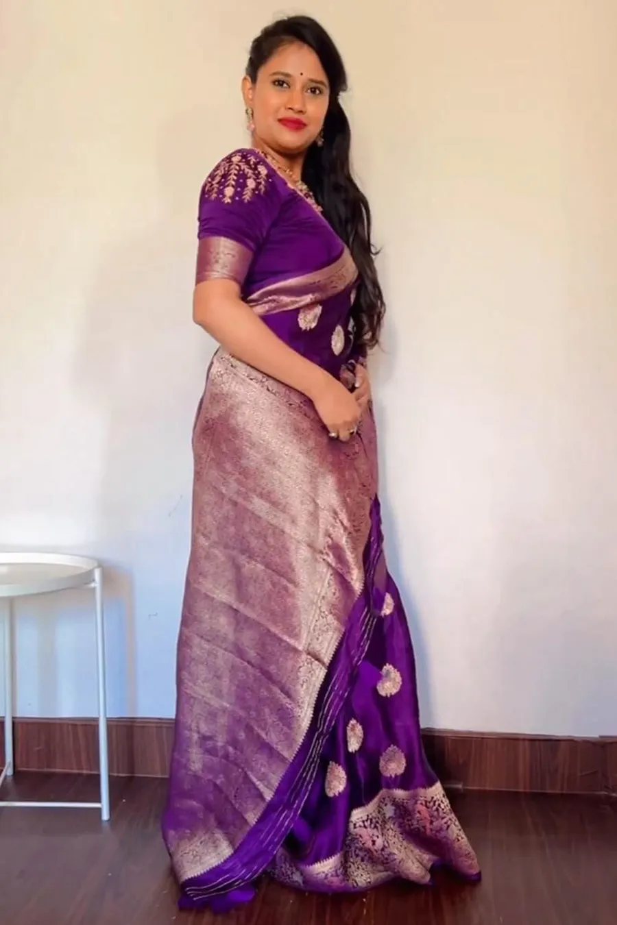 MODERN LICHI SILK JACQUARD WORK SAREE WITH UNSTITCHED BLOUSE FESTIVE WEAR WHOLESALE PRICE ETHNIC GARMENT (4)