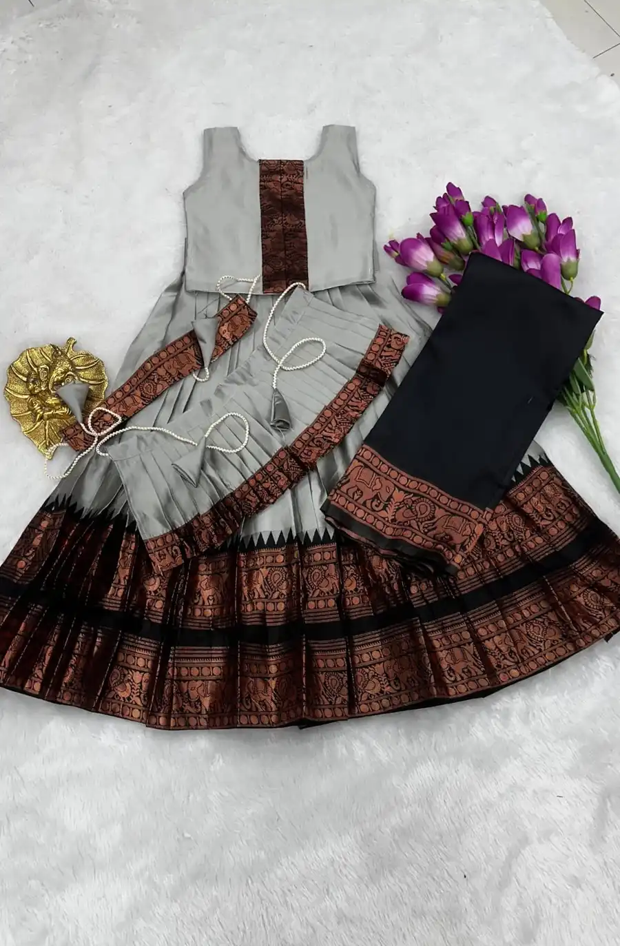 MODERN-SILK-BORDER-ZARI-WEAVING-WORK-AND-CONTRAST-BORDER-WORK-KIDS-LEHENGA-CHOLI-WITH-DUPATTA-FESTIVE-WEAR-WHOLESALE-PRICE-ETHNIC-GARMENT-6.webp