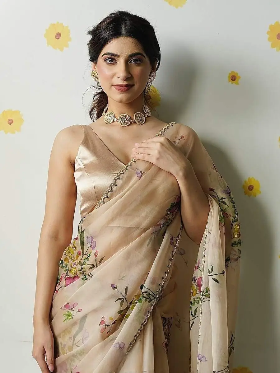 MODERN-TABBY-SILK-FLORAL-PRINT-WITH-SEQUENCE-AND-CUTDANA-HANDWORK-SAREE-WITH-UNSTITCHED-BLOUSE-PARTY-WEAR-WHOLESALE-PRICE-ETHNIC-GARMENT-10.webp