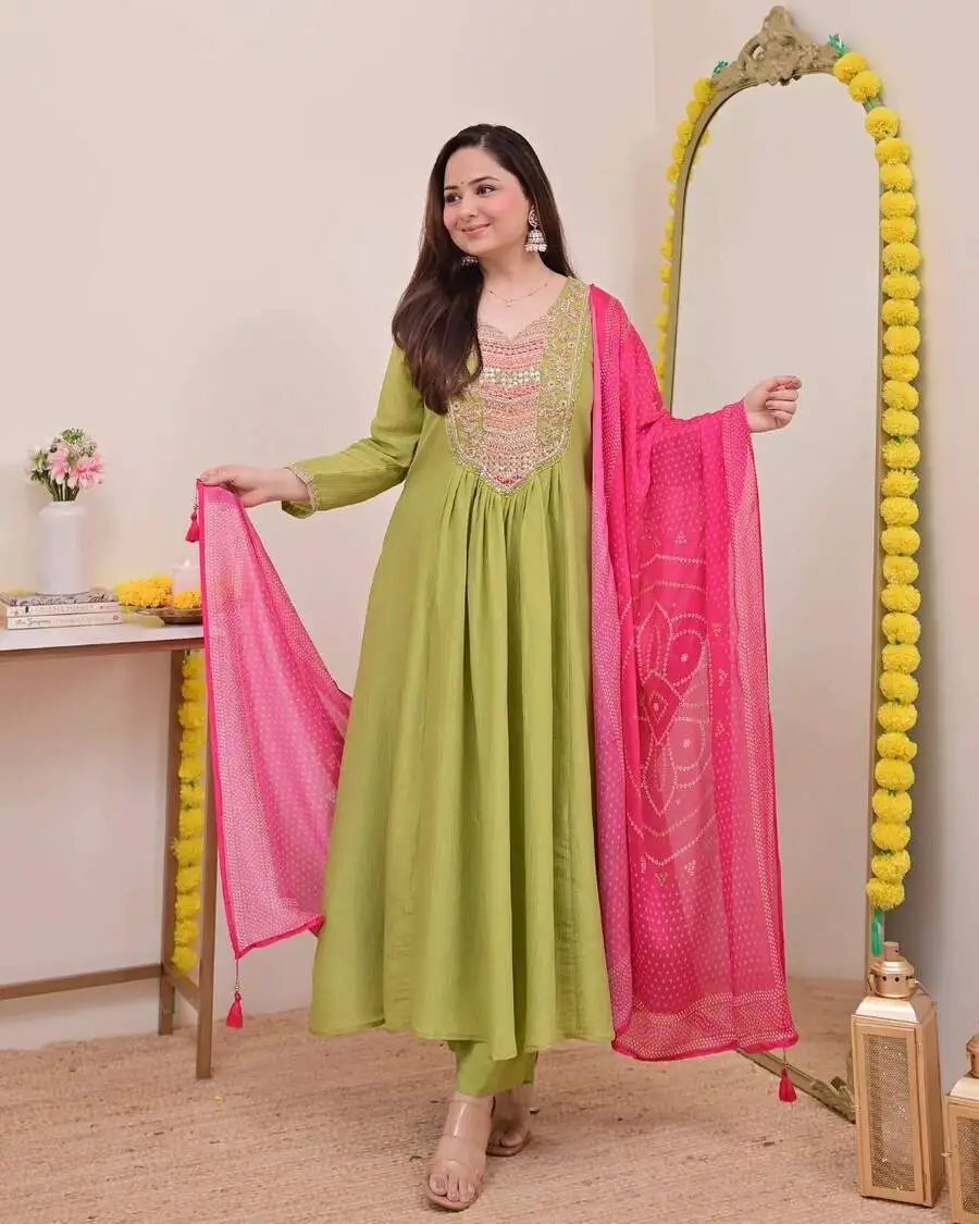 NEW-ARRIVAL-CP-VICHITRA-SEQUENCE-CODING-EMBROIDERY-WORK-TOP-BOTTOM-WITH-DUPATTA-FESTIVE-WEAR-WHOLESALE-PRICE-ETHNIC-GARMENT-9.webp