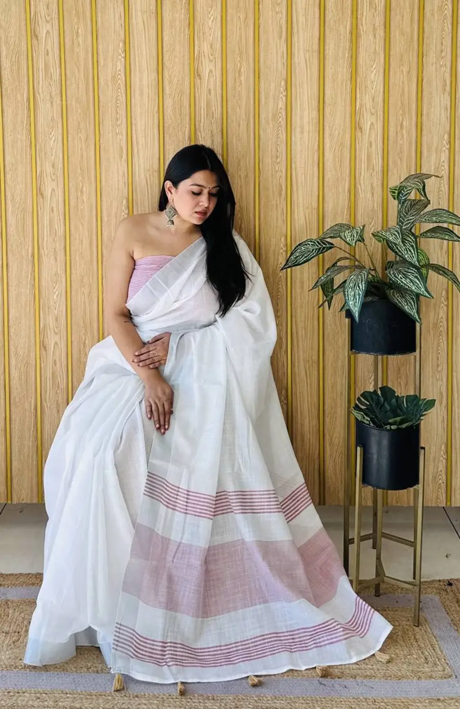 NEW-ARRIVAL-LINEN-COTTON-PLAIN-WITH-ZALAR-WORK-SAREE-WITH-UNSTITCHED-BLOUSE-DAILY-WEAR-WHOLESALE-PRICE-ETHNIC-GARMENT-2.webp