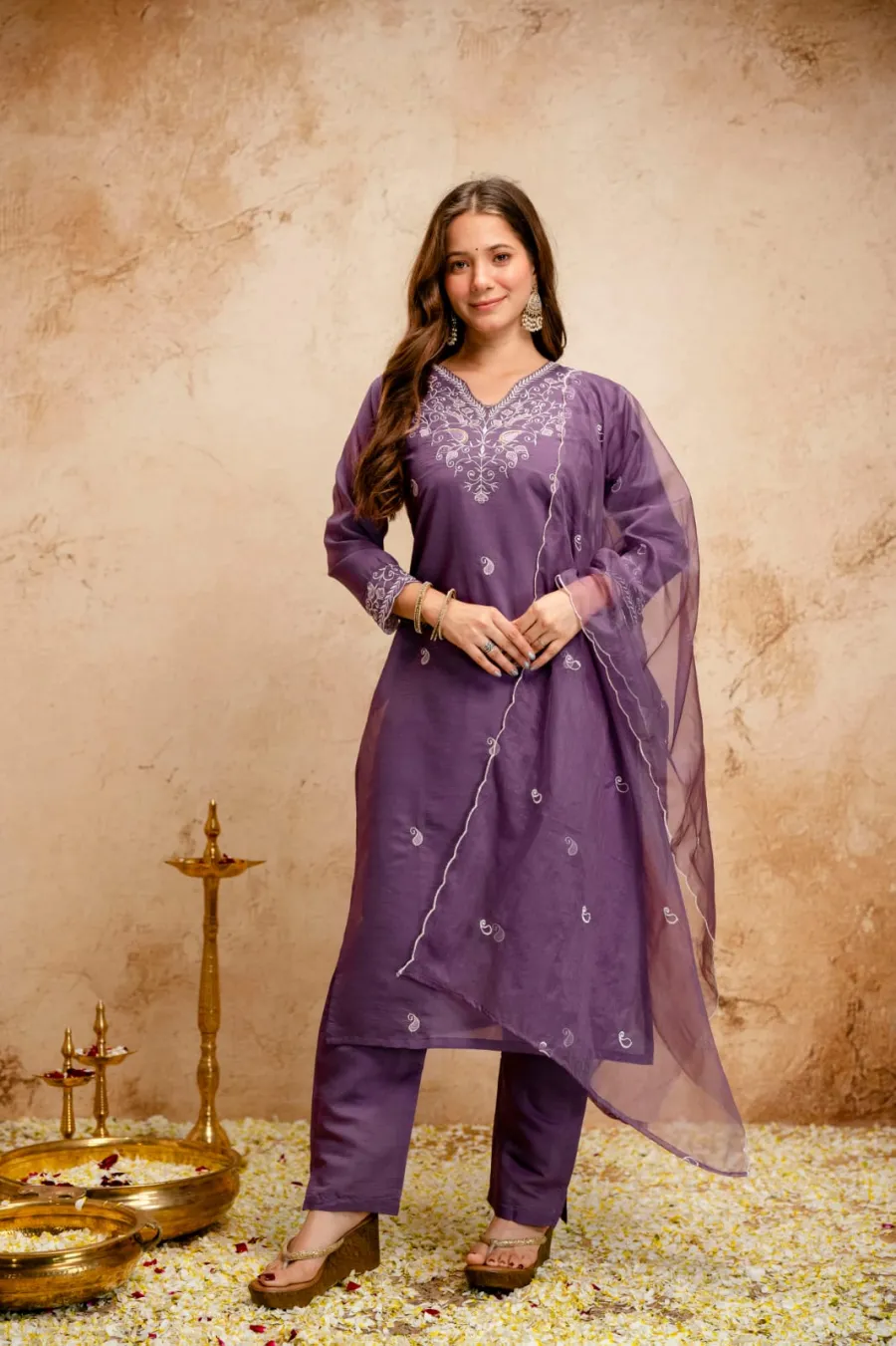 RICH LOOK ROMAN SILK EMBROIDERY WORK TOP BOTTOM WITH DUPATTA FESTIVE WEAR WHOLESALE PRICE ETHNIC GARMENT (3)