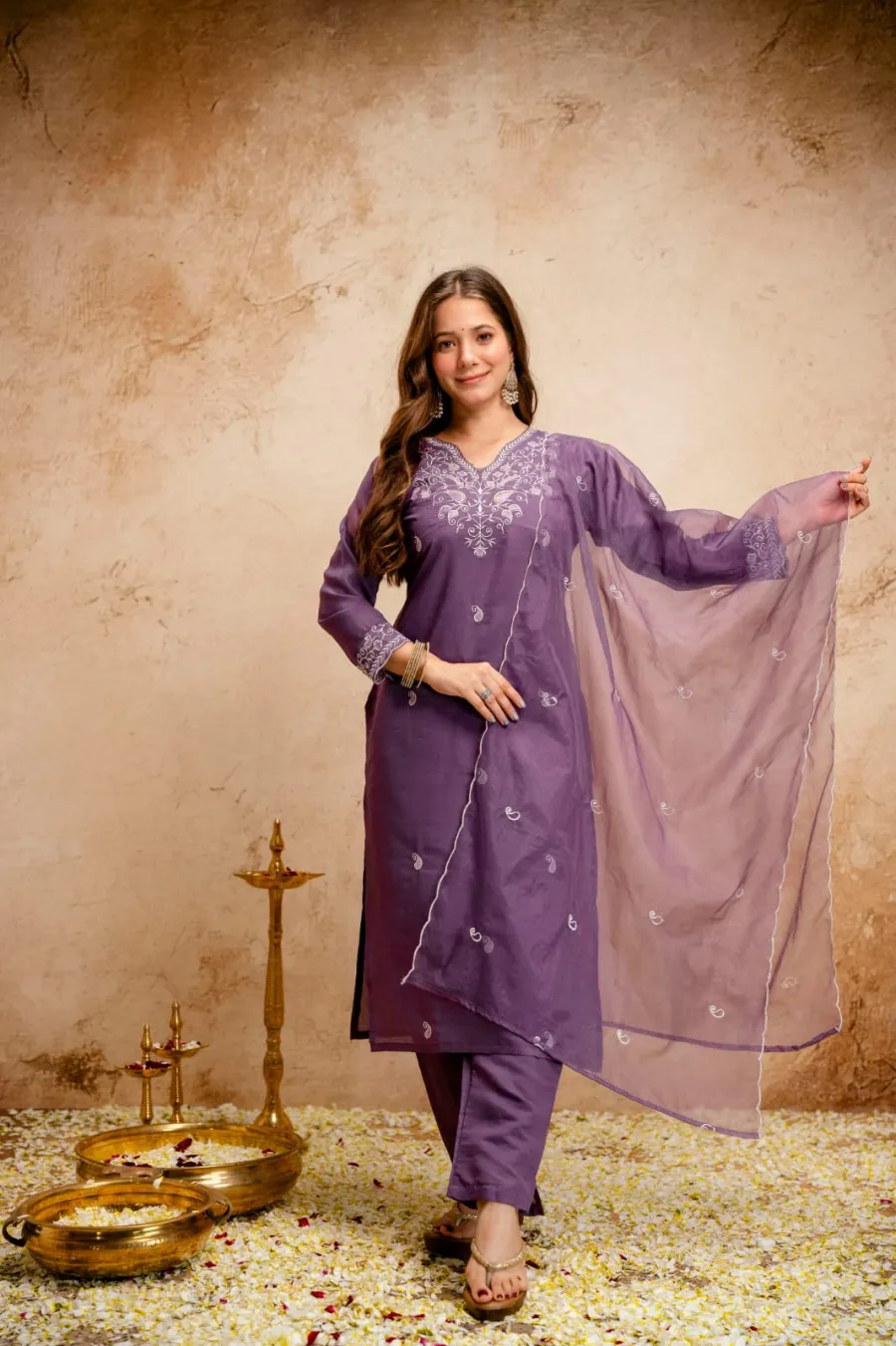 RICH LOOK ROMAN SILK EMBROIDERY WORK TOP BOTTOM WITH DUPATTA FESTIVE WEAR WHOLESALE PRICE ETHNIC GARMENT (4)