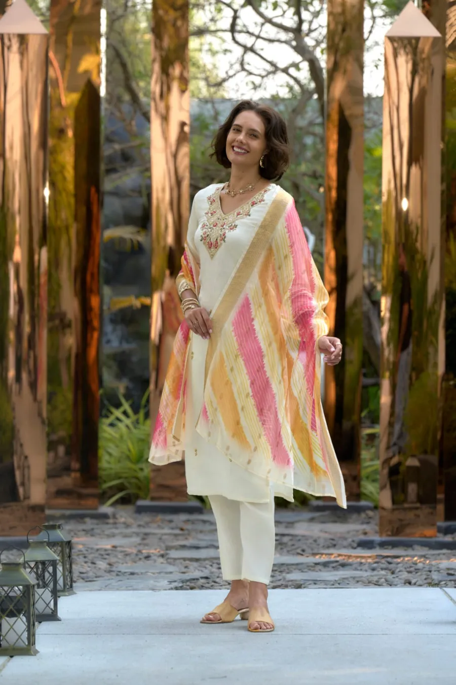 RICH LOOK VATICAN SILK EMBROIDERY WORK TOP BOTTOM WITH DUPATTA FESTIVE WEAR WHOLESALE PRICE ETHNICGARMENT (2)