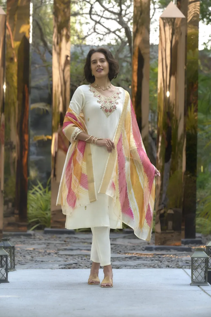 RICH LOOK VATICAN SILK EMBROIDERY WORK TOP BOTTOM WITH DUPATTA FESTIVE WEAR WHOLESALE PRICE ETHNICGARMENT (5)