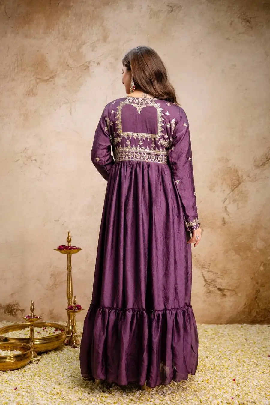 18MODERN RANGOLI CRUSH EMBROIDERY AND SEQUENCE WORK GOWN WITH DUPATTA WEDDING WEAR WHOLESLE PRICE ETHNIC GARMENT (24)