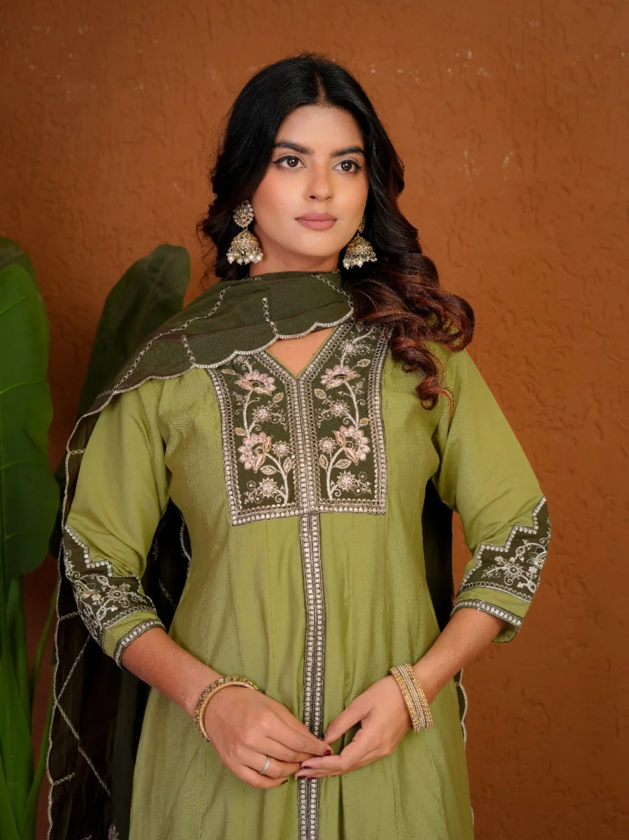 1DESIGNER ROMAN SILK MULTI EMBROIDERY THREAD WITH BEAUTIFUL HAND WORK TOP PALAZZO WITH DUPATTA FESTIVE WEAR WHOLESALE PRICE ETHNIC GARMENT (3)