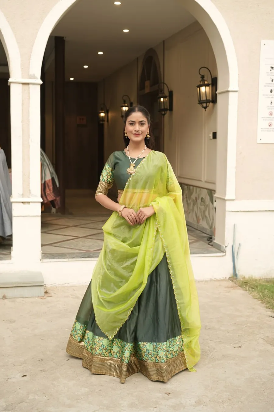 1MODERN SHIMMER WEAVING BORDER AND SILVER-GOLDEN ZARI DETAILING AND BORDER WORK LEHENGA CHOLI WITH DUPATTA FESTIVE WEAR WHOLESALE PRICE ETHNIC GARMENT (35)
