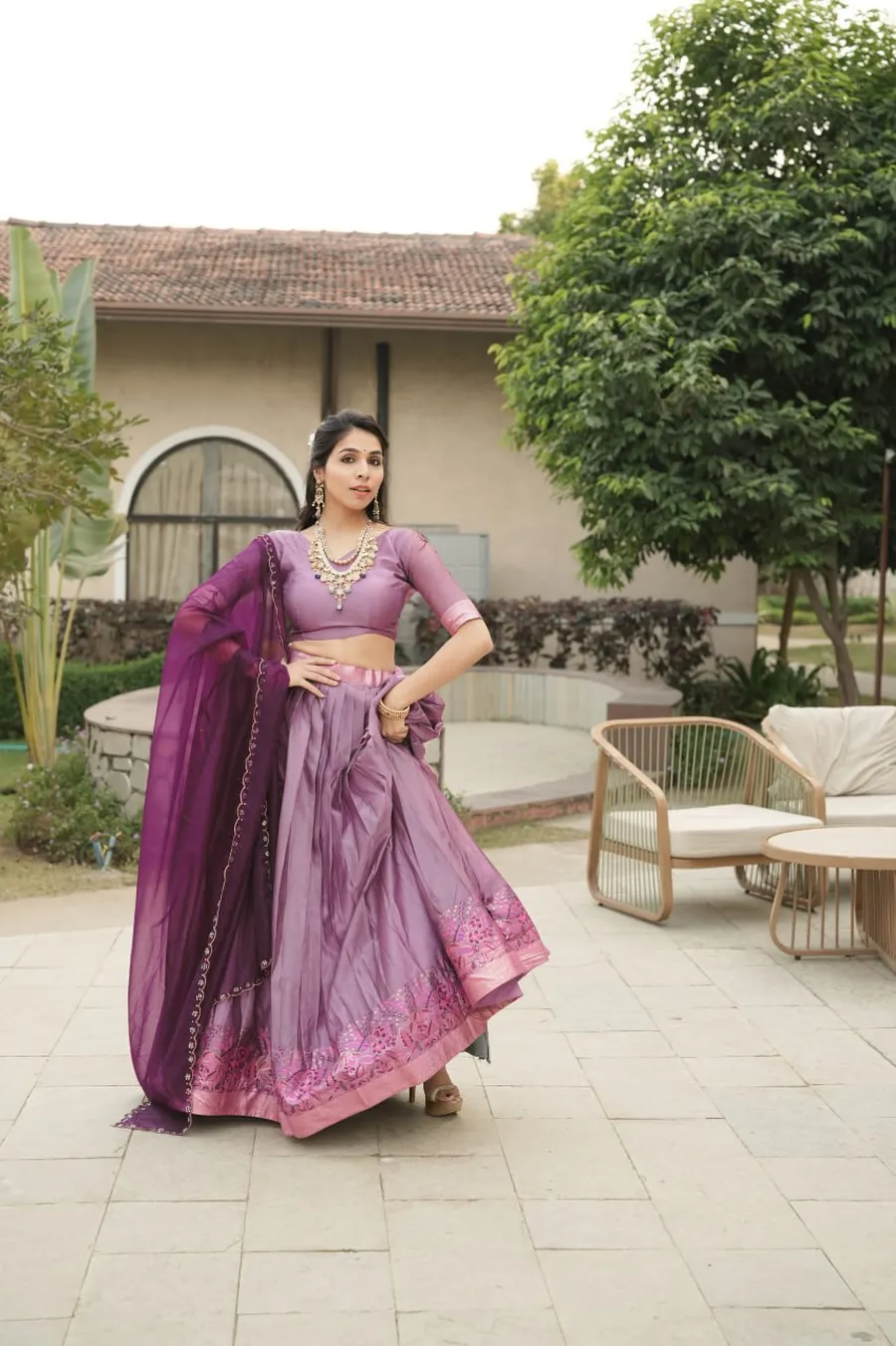 2MODERN SHIMMER WEAVING BORDER AND SILVER-GOLDEN ZARI DETAILING AND BORDER WORK LEHENGA CHOLI WITH DUPATTA FESTIVE WEAR WHOLESALE PRICE ETHNIC GARMENT (33)
