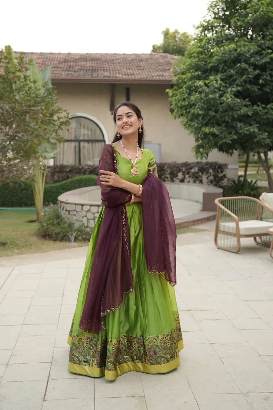 3MODERN SHIMMER WEAVING BORDER AND SILVER-GOLDEN ZARI DETAILING AND BORDER WORK LEHENGA CHOLI WITH DUPATTA FESTIVE WEAR WHOLESALE PRICE ETHNIC GARMENT (27)