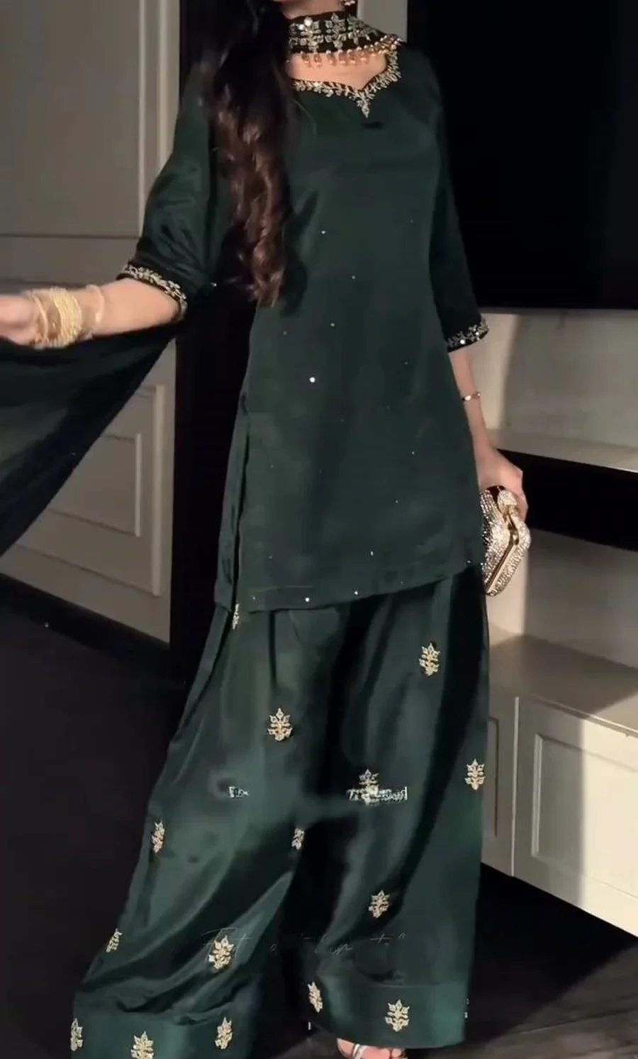 FANCY CREPE SILK DIAMOND HAND WORK WITH SEQUENCE MULTI NEEDLE EMBROIDERY WORK TOP PATIYALA WITH DUPATTA FESTIVE WEAR WHOLESALE PRICE ETHNIC GARMENT (4)