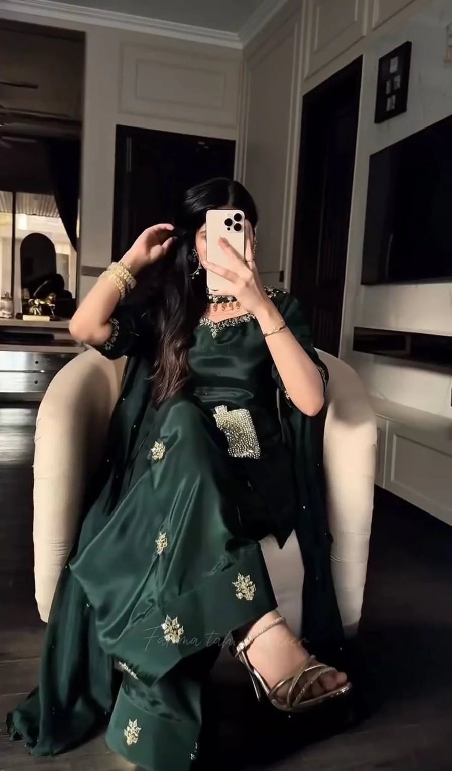 FANCY CREPE SILK DIAMOND HAND WORK WITH SEQUENCE MULTI NEEDLE EMBROIDERY WORK TOP PATIYALA WITH DUPATTA FESTIVE WEAR WHOLESALE PRICE ETHNIC GARMENT (5)