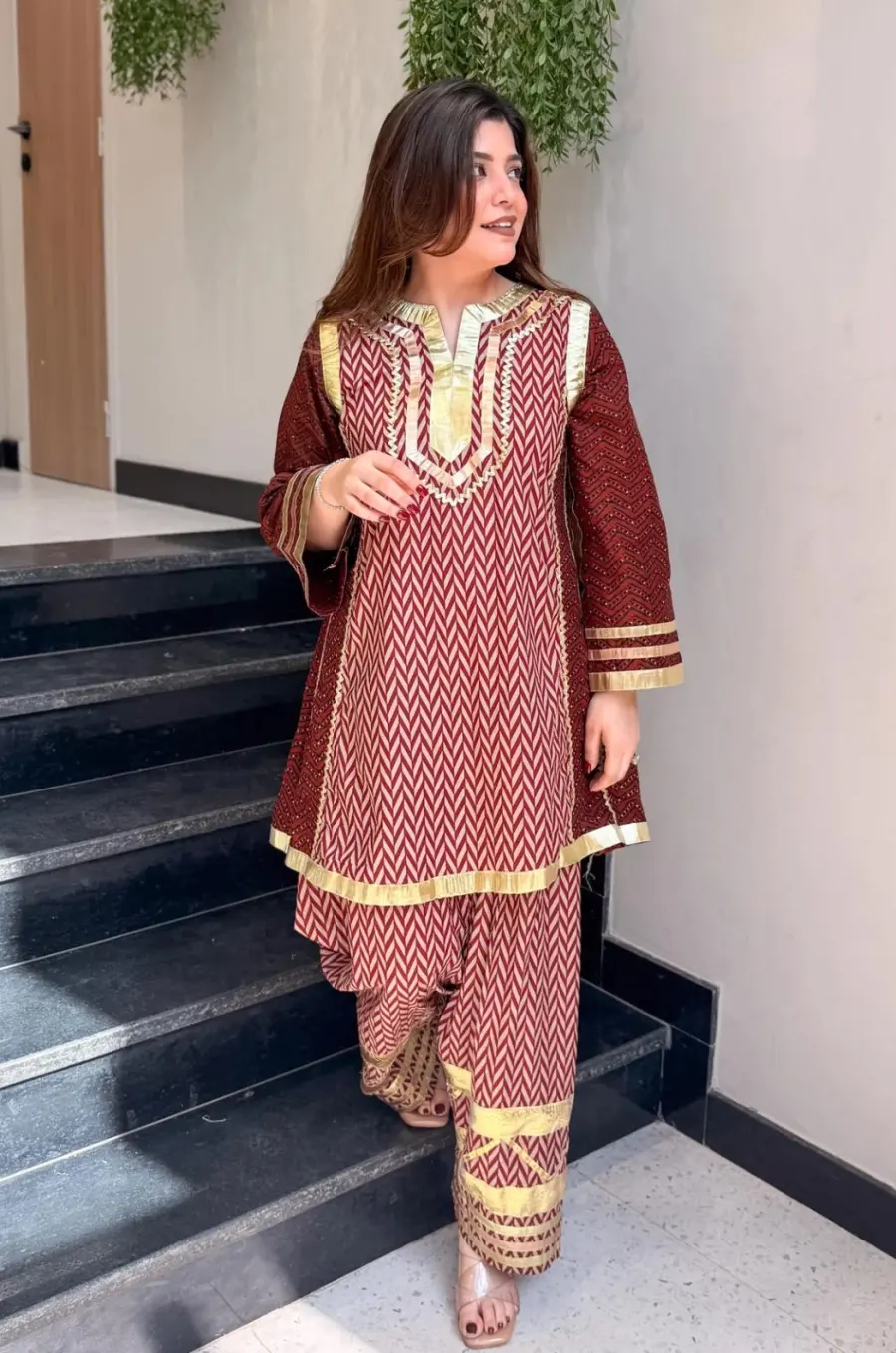 FANCY MUSLIN LAMPI LACE WORK TOP PENT SET FESTIVE WEAR WHOLESALE PRICE ETHNIC GARMENT (3)
