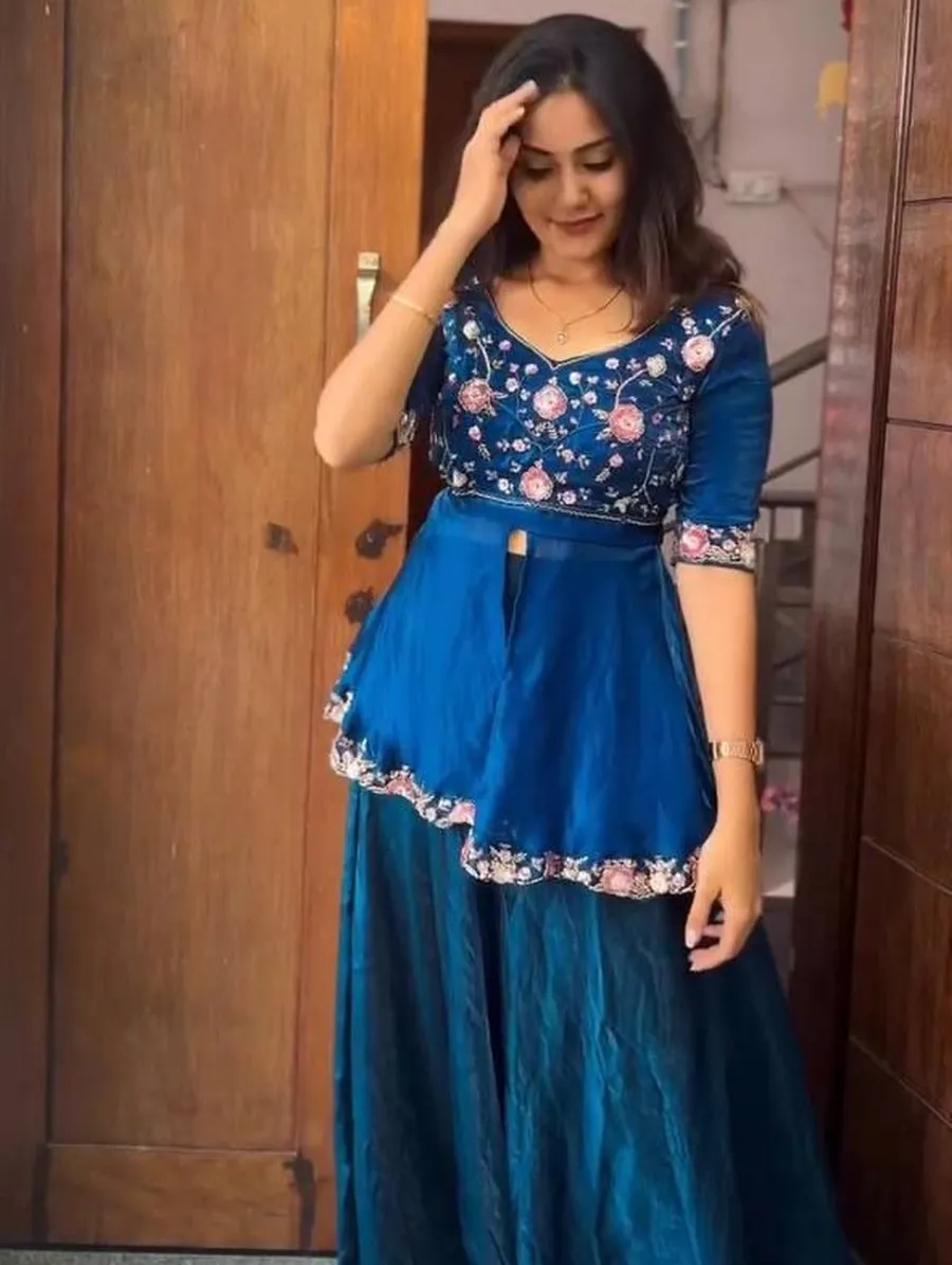 MODERN CHINON THREAD, EMBROIDERY , ZARI AND SEQUENCE WORK BLOUSE PALAZZO WITH SHRUG PARTY WEAR WHOLESALE PRICE ETHNIC GARMENT (4)