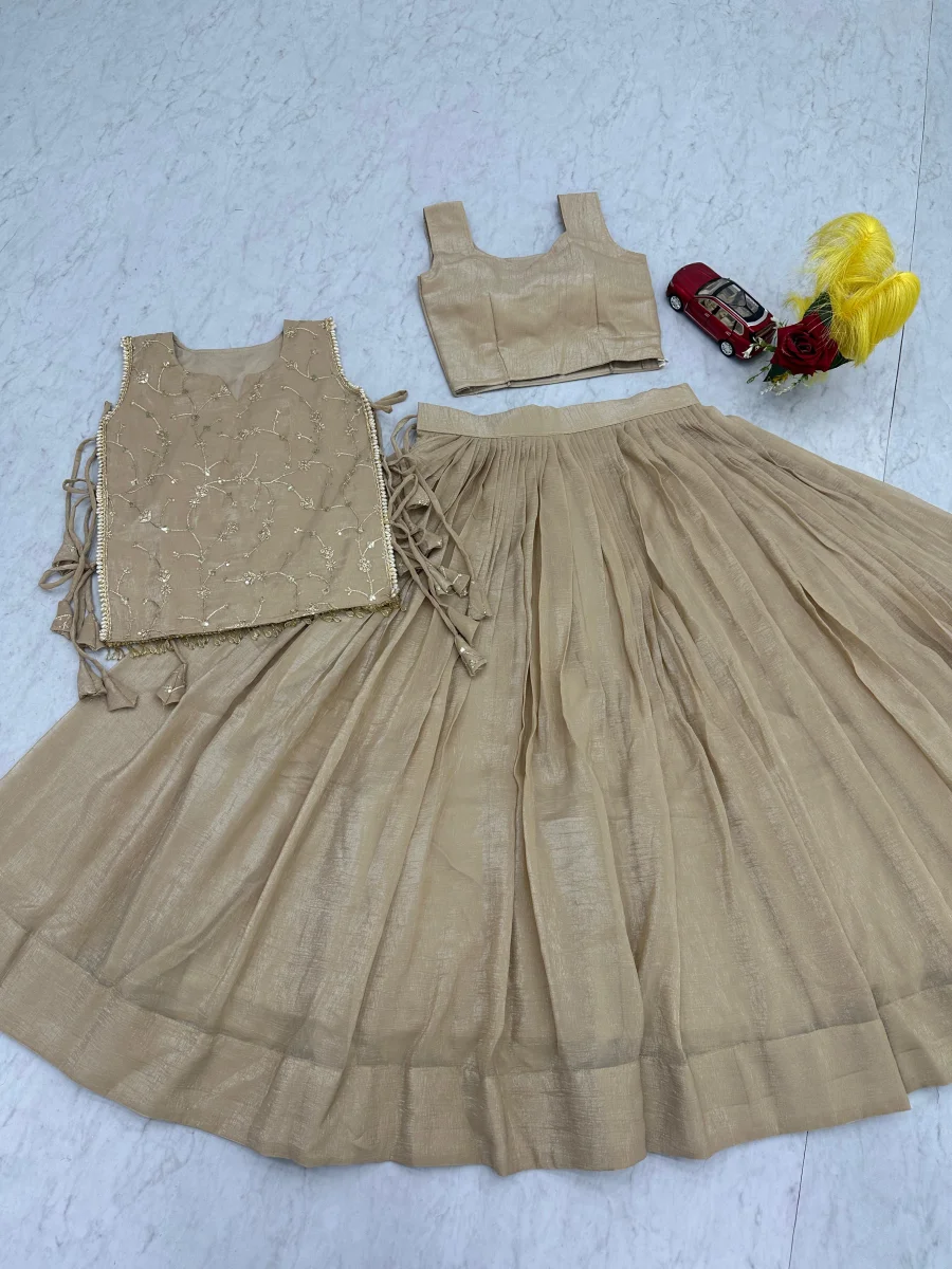 MODERN CRUNCHY SILK PLAIN LEHENGA CHOLI WITH THREAD AND SEQUENCE WORK JACKET WEDDING WEAR WHOLESALE PRICE ETHNIC GARMENT (1)