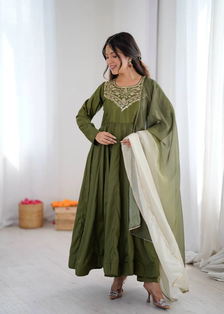 MODERN FRENCH CREPE EMBROIDERY WORK ANARKALI GOWN BOTTOM WITH DUPATTA FESTIVE WEAR WHOLESALE PRICE ETHNIC GARMENT (10)
