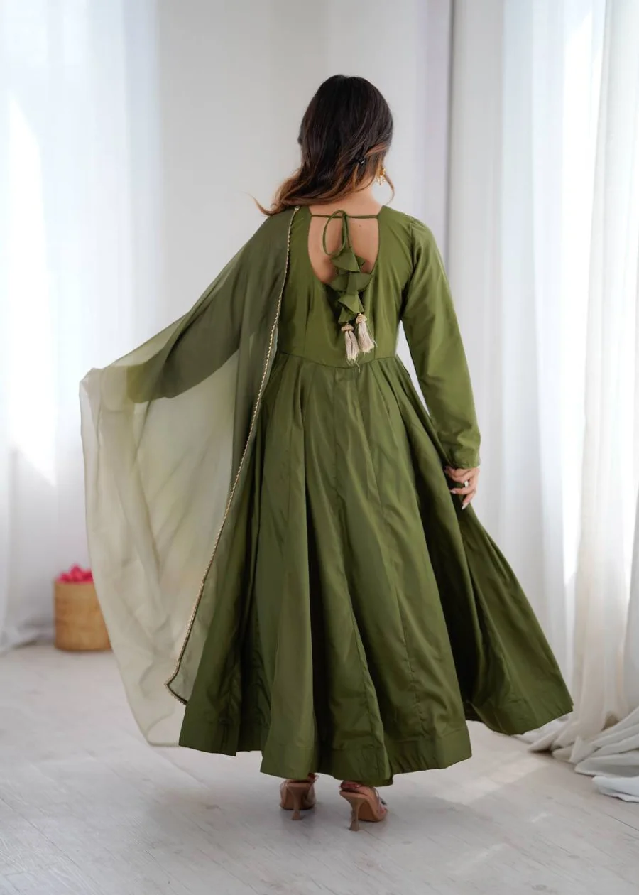 MODERN FRENCH CREPE EMBROIDERY WORK ANARKALI GOWN BOTTOM WITH DUPATTA FESTIVE WEAR WHOLESALE PRICE ETHNIC GARMENT (11)
