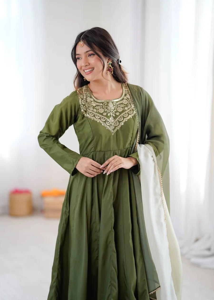 MODERN FRENCH CREPE EMBROIDERY WORK ANARKALI GOWN BOTTOM WITH DUPATTA FESTIVE WEAR WHOLESALE PRICE ETHNIC GARMENT (9)