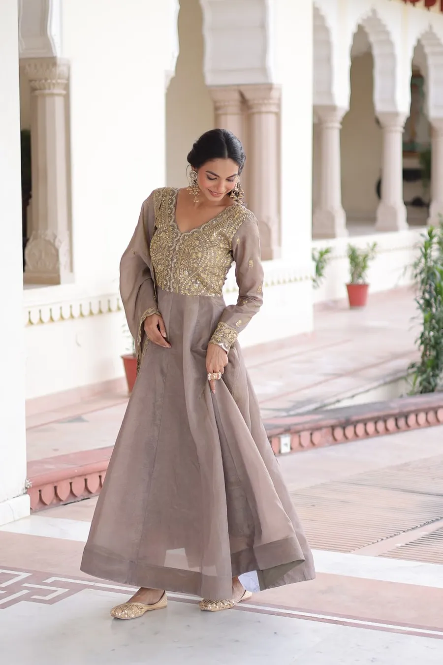 MODERN GOLD CRUSH SEQUENCE & ZARI EMBROIDERY WORK GOWN WITH DUPATTA FESTIVE WEAR WHOLESALE PRICE ETHNIC GARMENT (5)
