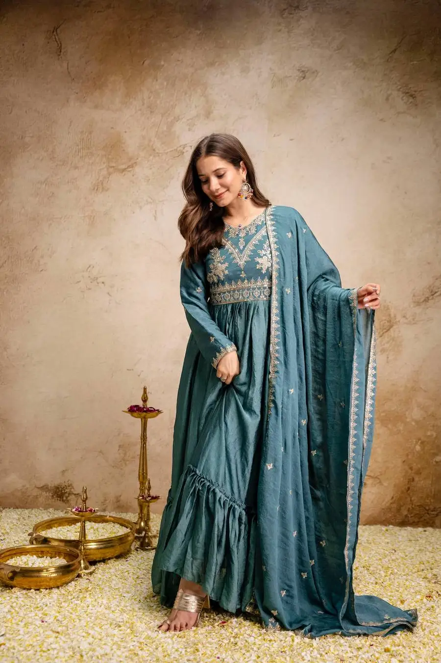 MODERN RANGOLI CRUSH EMBROIDERY AND SEQUENCE WORK GOWN WITH DUPATTA WEDDING WEAR WHOLESLE PRICE ETHNIC GARMENT (17)