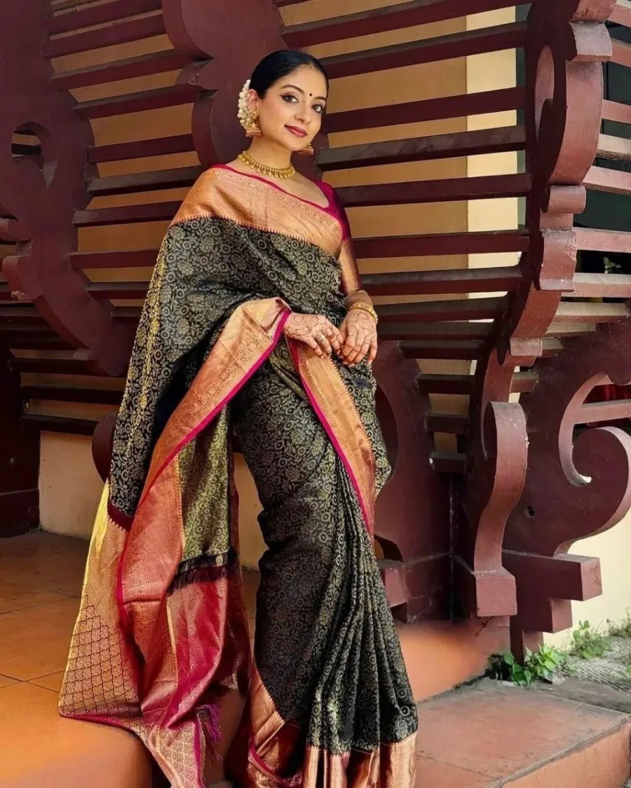 MOST PICKED LICHI SILK JACQUARD WORK SAREE WITH UNSTITCHED BLOUSE FESTIVE WEAR WHOLESALE PRICE ETHNIC GARMENT (6)