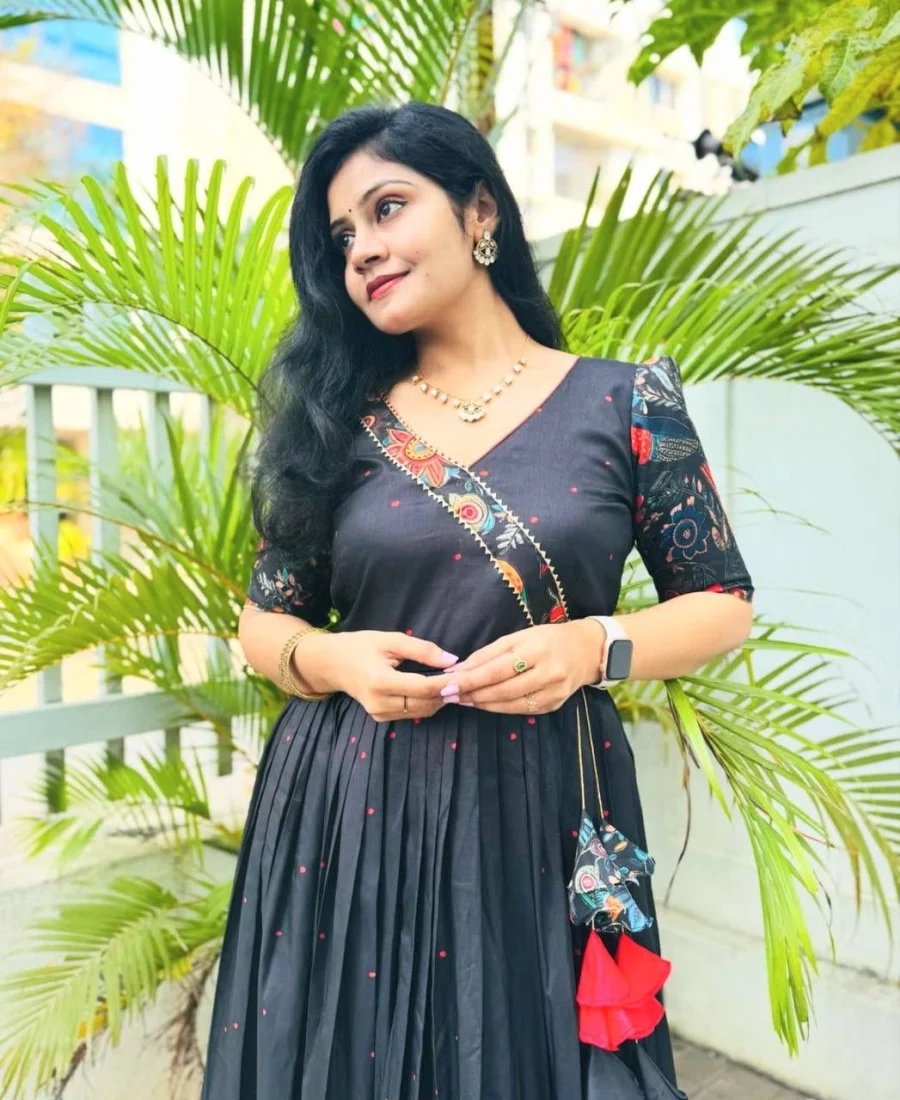 RICH LOOK CHINON KALAMKARI PRINT WORK GOWN FESTIVE WEAR WHOLESALE PRICE ETHNIC GARMENT (6)