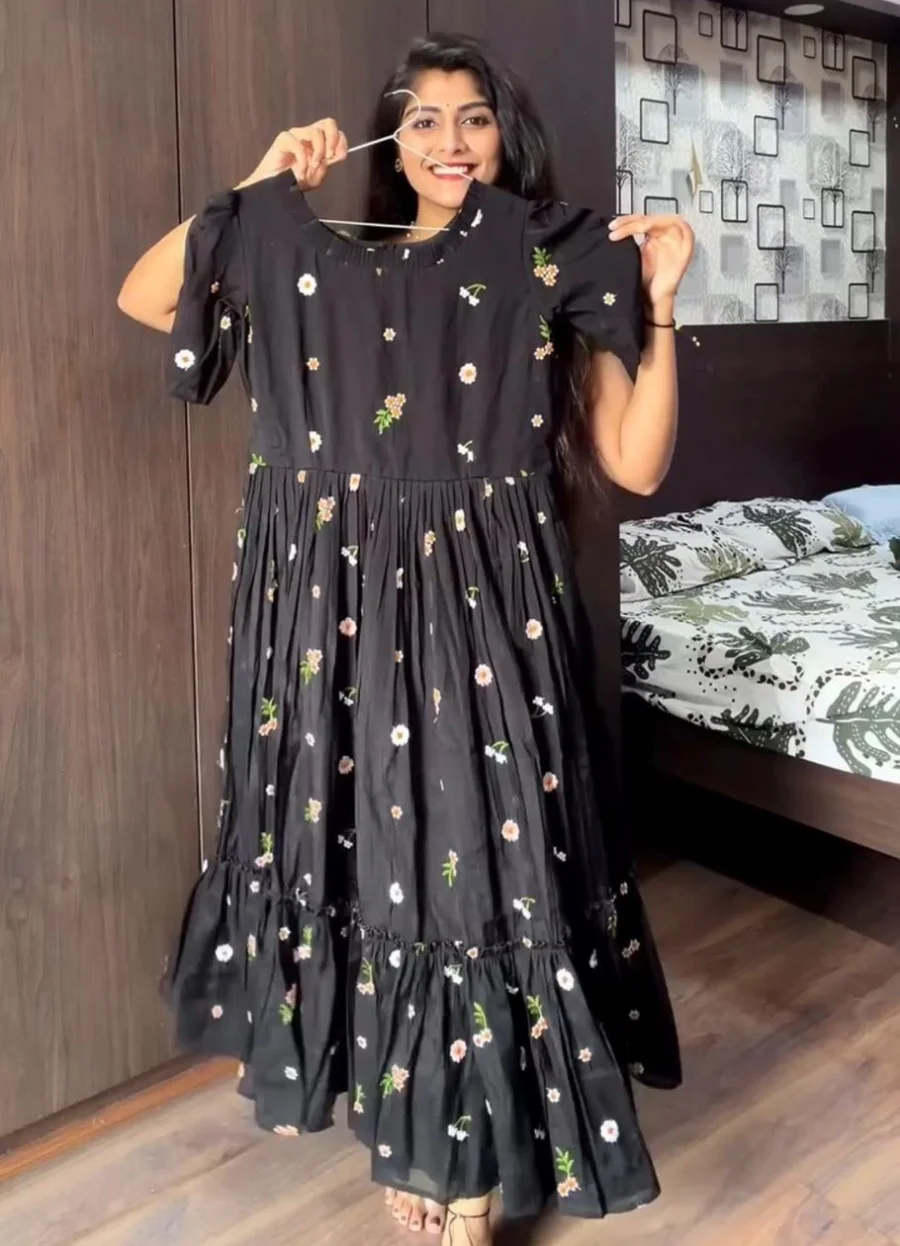 RICH LOOK MUL CHANDERI EMBROIDERY THREAD WORK ONE PIECE DRESS DAILY WEAR WHOLESALE PRICE ETHNIC GARMENT (5)