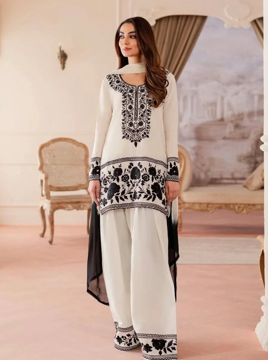 TRENDING NATURAL CREPE EMBROIDERY MULTI NEEDLE WORK TOP PATIYALA WITH DUPATTA FESTIVE WEAR WHOLESALE PRICE ETHNIC GARMENT (4)