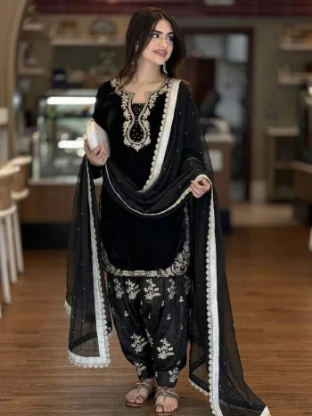 DESIGNER ROMAN GLASS SILK EMBROIDERY 3 MM SEQUENCE WORK WITH RIVET MOTI WORK TOP PATIYALA WITH DUPATTA BLACK