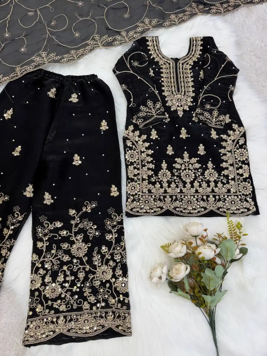 4NEW ARRIVAL GMY SILK EMBROIDERY SEQUENCE WORK MOTHDER DAUGHTER SET FESTIVE WEAR WHOLESALE PRICE ETHNIC GARMENT (9)