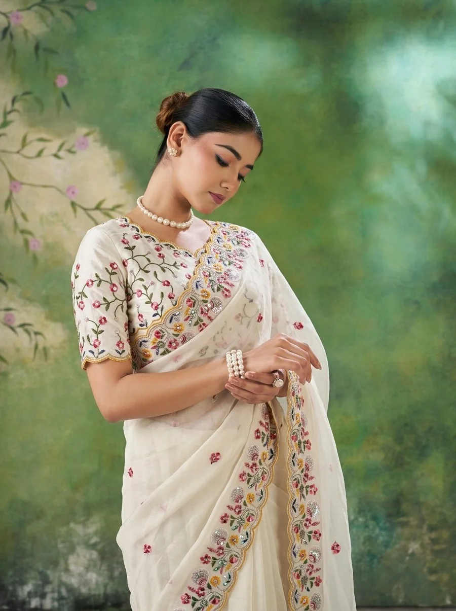 DESIGNER CRUSH RANGOLI SILK EMBROIDERY WITH CUTWORK BORDER SAREE WITH UNSTITCHED BLOUSE WEDDING WEAR WHOLESALE PRICE ETHNIC GARMENT (3)