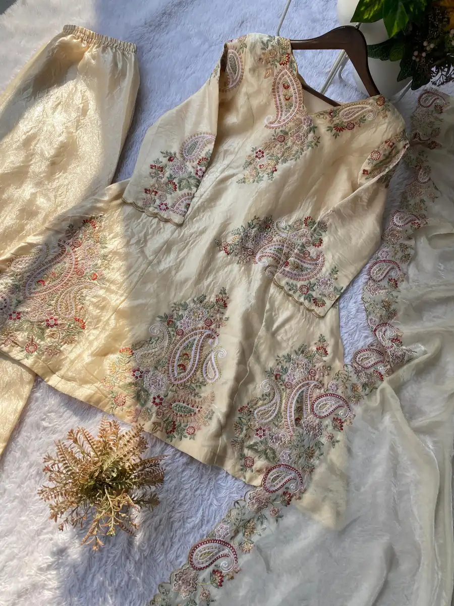 DESIGNER FENDY SEQUENCE EMBROIDERY WORK TOP PALAZZO WITH DUPATTA FESTIVE WEAR WHOLESALE PRICE ETHNIC GARMENT (7)
