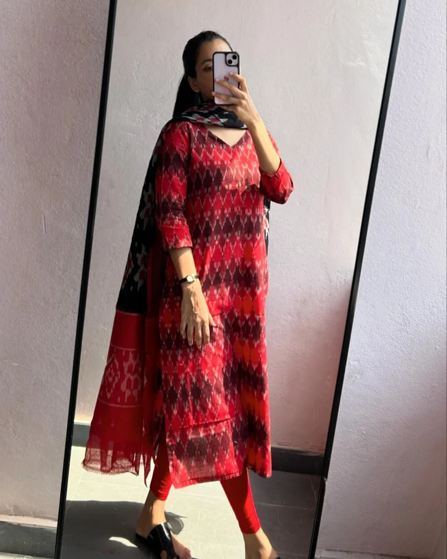 FANCY IKKAT COTTON PRINT WORK TOP WITH DUPATTA DAILY WEAR WHOLESALE PRICE ETHNIC GARMENT (2)