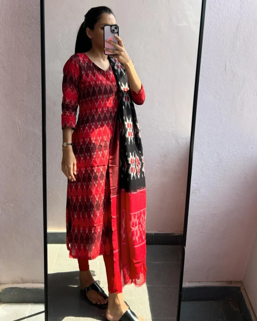FANCY IKKAT COTTON PRINT WORK TOP WITH DUPATTA DAILY WEAR WHOLESALE PRICE ETHNIC GARMENT (7)