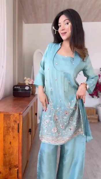 FANCY ROMAN GLASS EMBROIDERY SEQUENCE WORK TOP BOTTOM SET SKY