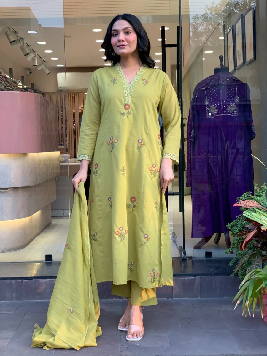 FANCY ROMAN SILK EMBROIDERY WORK TOP BOTTOM WITH DUPATTA FESTIVE WEAR WHOLESALE PRICE ETHNIC GARMENT (3)