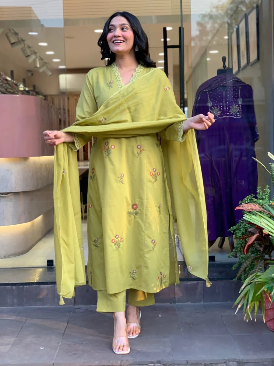 FANCY ROMAN SILK EMBROIDERY WORK TOP BOTTOM WITH DUPATTA FESTIVE WEAR WHOLESALE PRICE ETHNIC GARMENT (7)