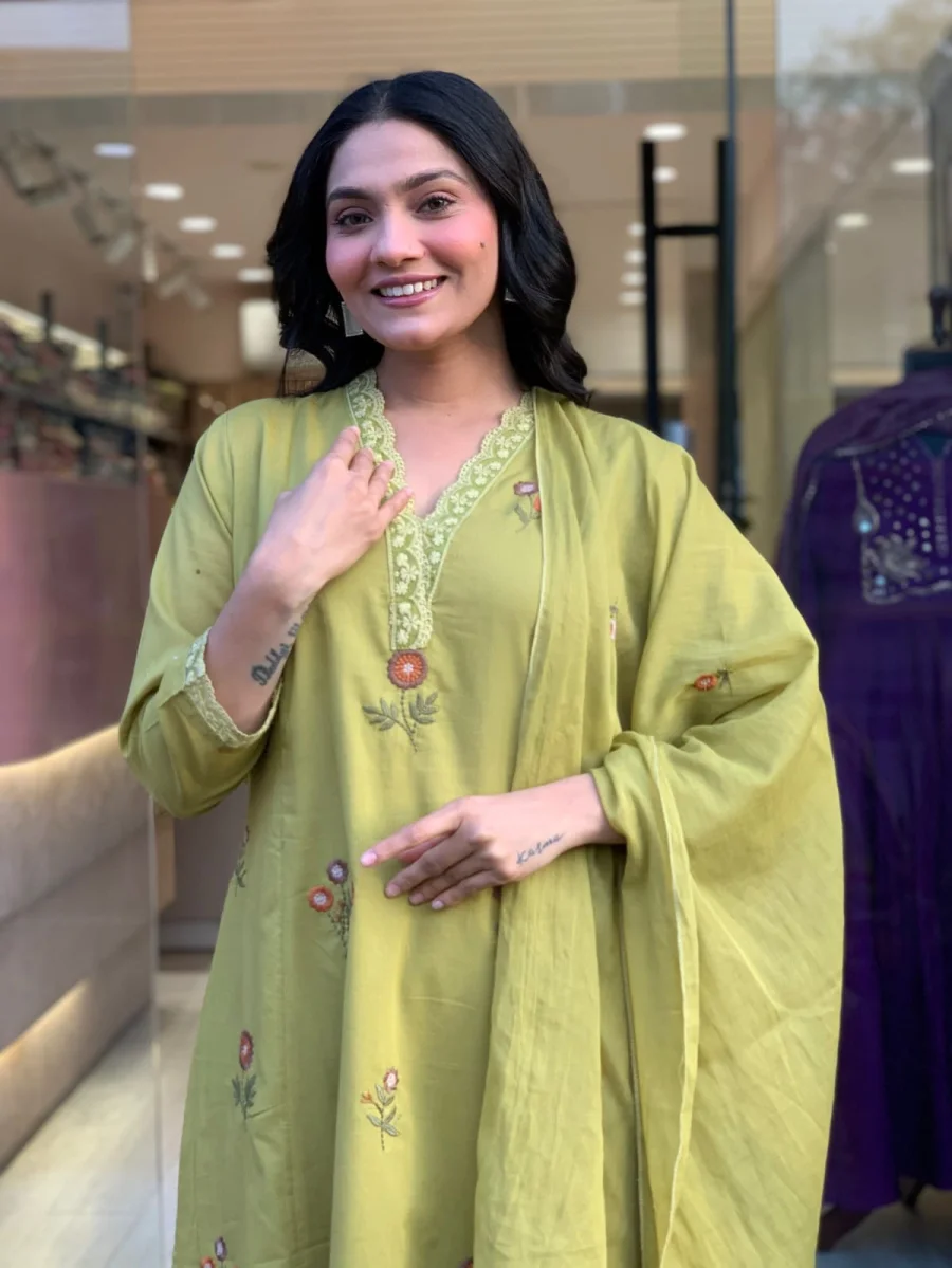 FANCY ROMAN SILK EMBROIDERY WORK TOP BOTTOM WITH DUPATTA FESTIVE WEAR WHOLESALE PRICE ETHNIC GARMENT (8)