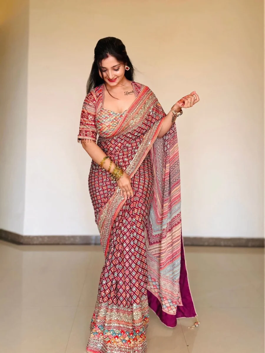 LATEST CHINON PRINT WITH GOLD ZARI AND HAND REAL MIRROR AND DIAMOND WORK SAREE WITH UNSTITCHED BLOUSE PARTY WEAR WHOLESALE PRICE ETHNIC GARMENT (2)