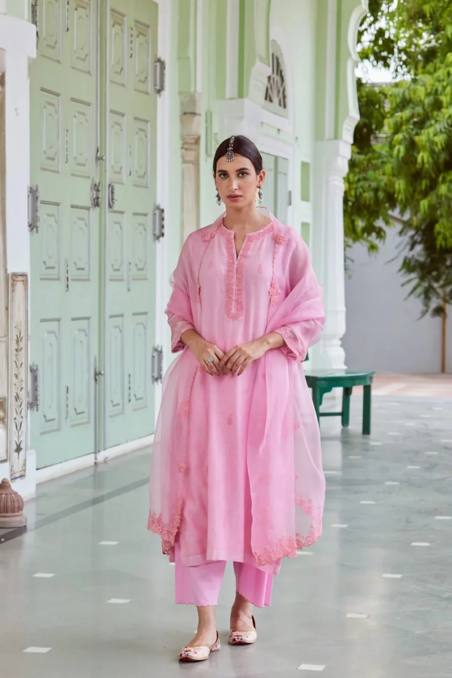 MODERN ROMAN SILK EMBROIDERY WORK TOP BOTTOM WITH DUPATTA DAILY WEAR WHOLESALE PRICE ETHNIC GARMENT (7)
