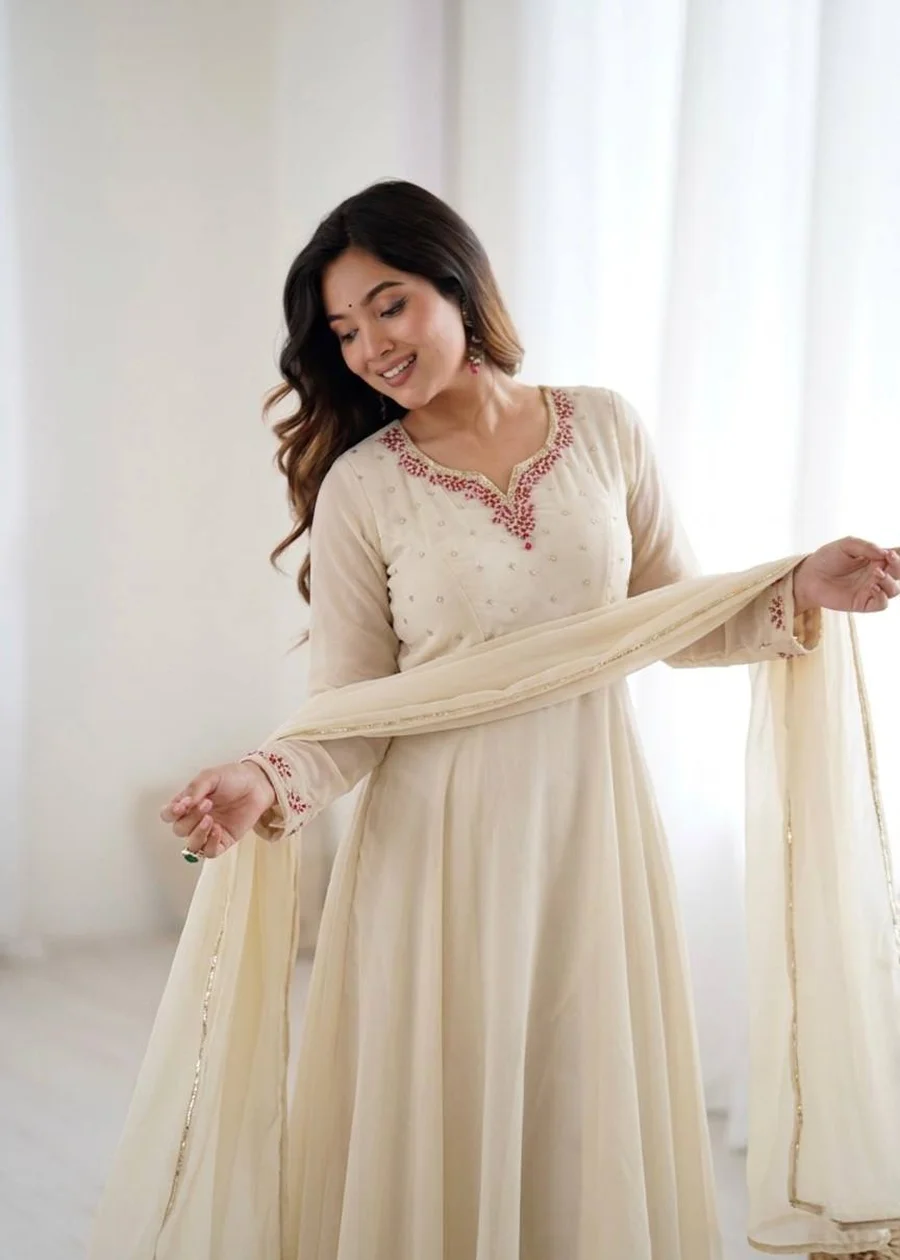 RICH LOOK GEORGETTE HANDWORK GOWN BOTTOM WITH DUPATTA WEDDING WEAR WHOLESALE PRICE ETHNIC GARMENT (4)