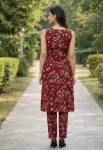 TRENDING CREPE FLOWER PRINT WORK TOP PENT SET DAILY WEAR WHOLESALE PRICE ETHNIC GARMENT (3)