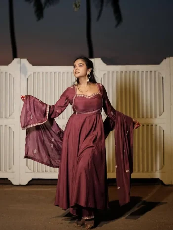 TRENDING HO SILK THREAD WORK GOWN BOTTOM WITH DUPATTA WINE
