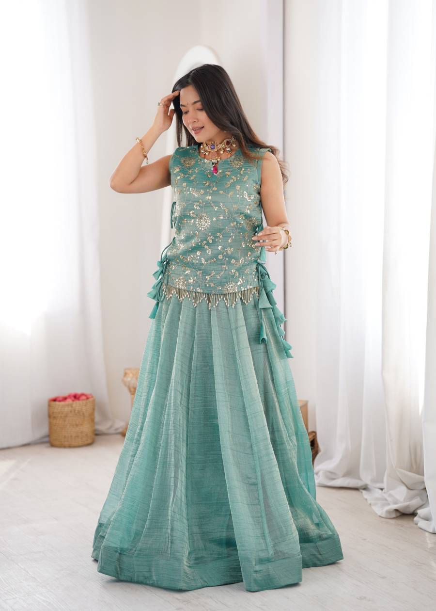 13MODERN SALSA CRUSH PLAIN LEHENGA CHOLI WITH ZARI & SEQUENCE EMBROIDERY WORK WITH PEARL & MOTI LACE WORK KOTI WEDDING WEAR WHOLESALE PRICE ETHNIC GARMENT (9)
