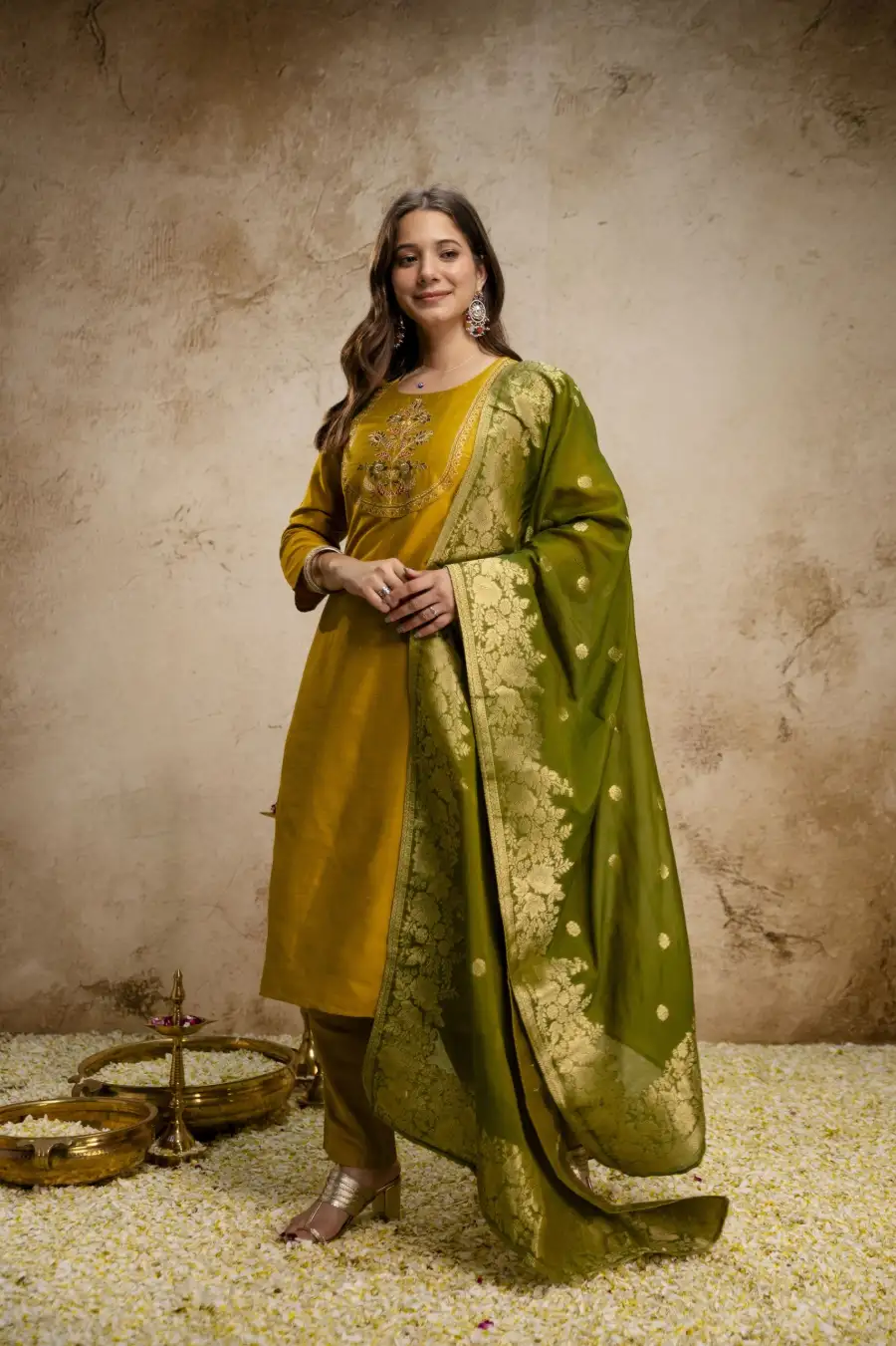 15MODERN VETICAN SEQUENCE CODING EMBROIDERY WORK TOP BOTTOM WITH DUPATTA FESTIVE WEAR WHOLESALE PRICE ETHNIC GARMENT (22)