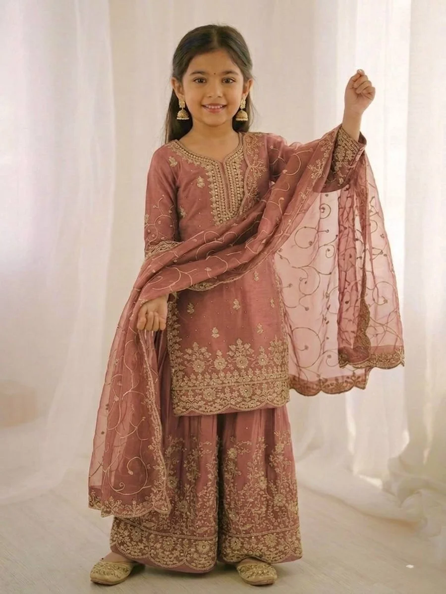 1NEW ARRIVAL GMY SILK EMBROIDERY SEQUENCE WORK MOTHDER DAUGHTER SET FESTIVE WEAR WHOLESALE PRICE ETHNIC GARMENT (8)