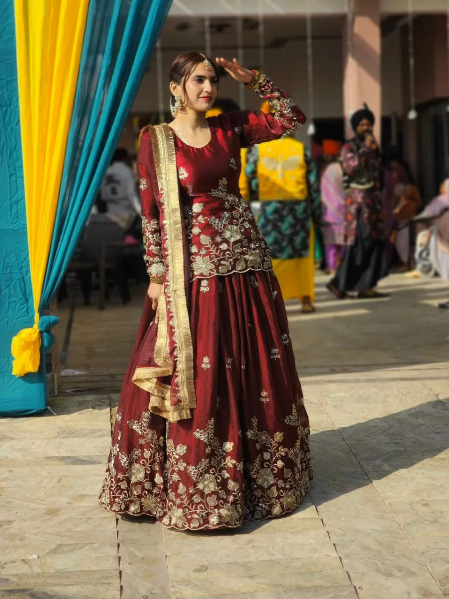 2MODERN 2 TONE FENDY SILK EMBROIDERY SEQUENCE WORK TOP LEHENGA WITH DUPATTA WEDDING WEAR WHOLESALE PRICE ETHNIC GARMENT (4)
